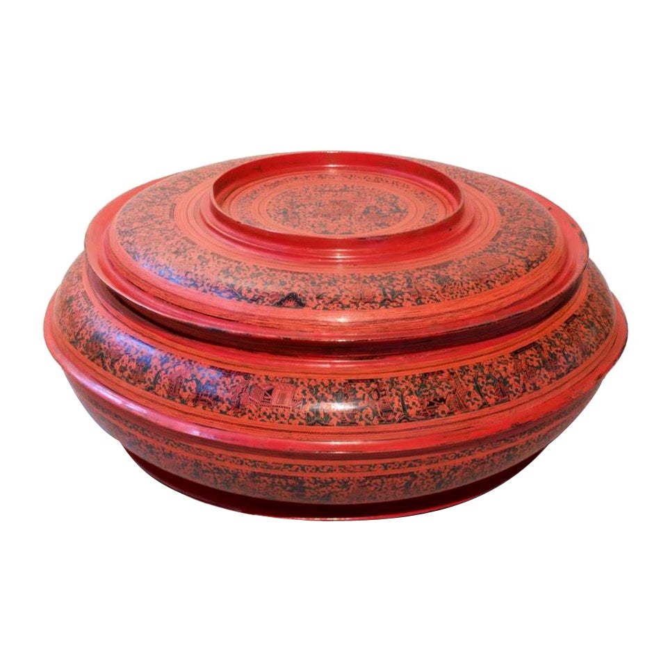 Large Incised Lacquer Hsun-ok Offering Box With Interior Tray, Bagan, 20th C. For Sale