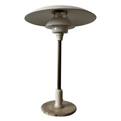 Poul Henningsen Table Lamp model 3/2, 5 manufactured by Louis Poulsen 1940’s 