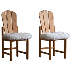 Pair of 2 Sculptural Danish Modern Brutalist Dining Chairs in Solid Pine, 1970s