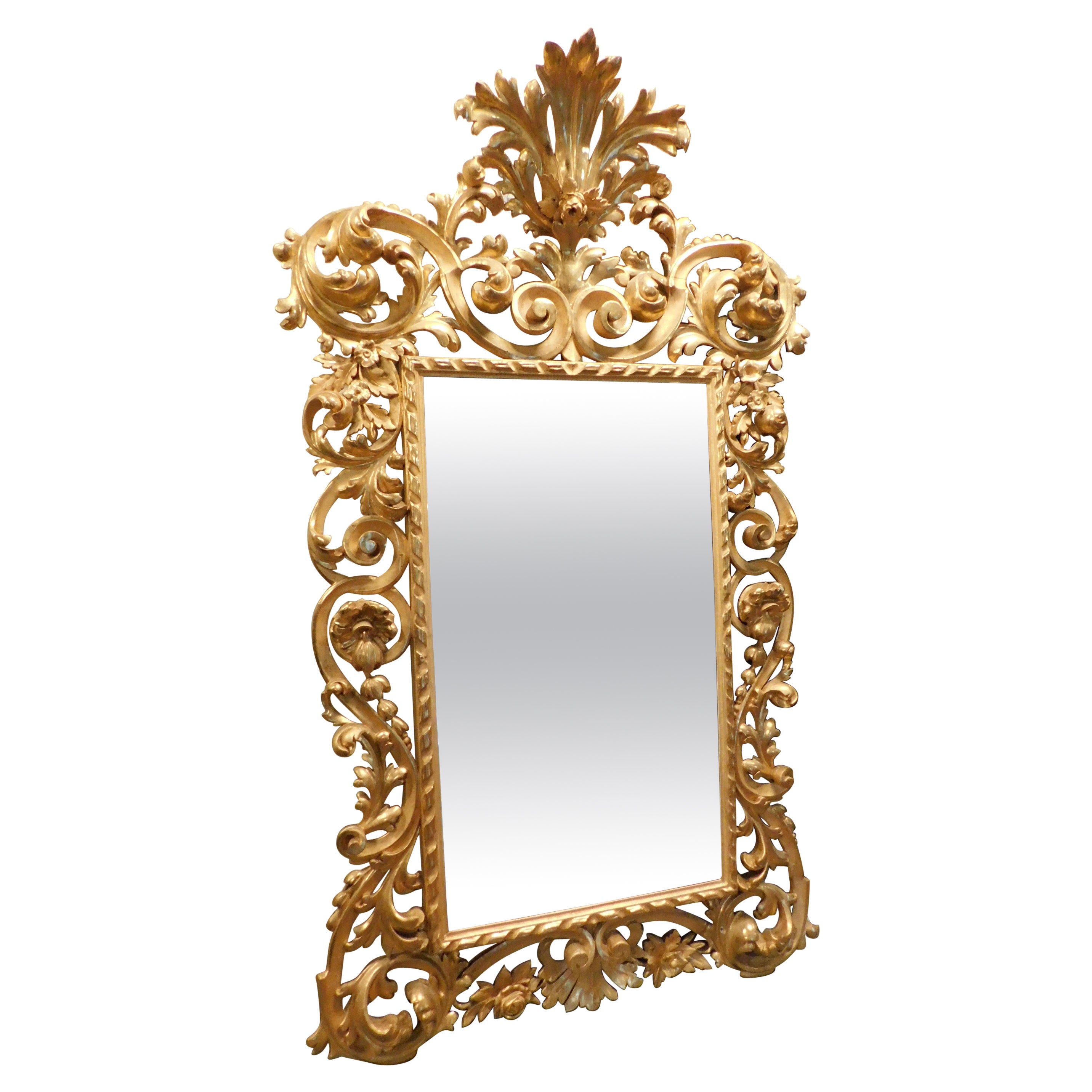 Grand miroir en bois doré, riche décoration baroque, de Napoli (Italie) en vente