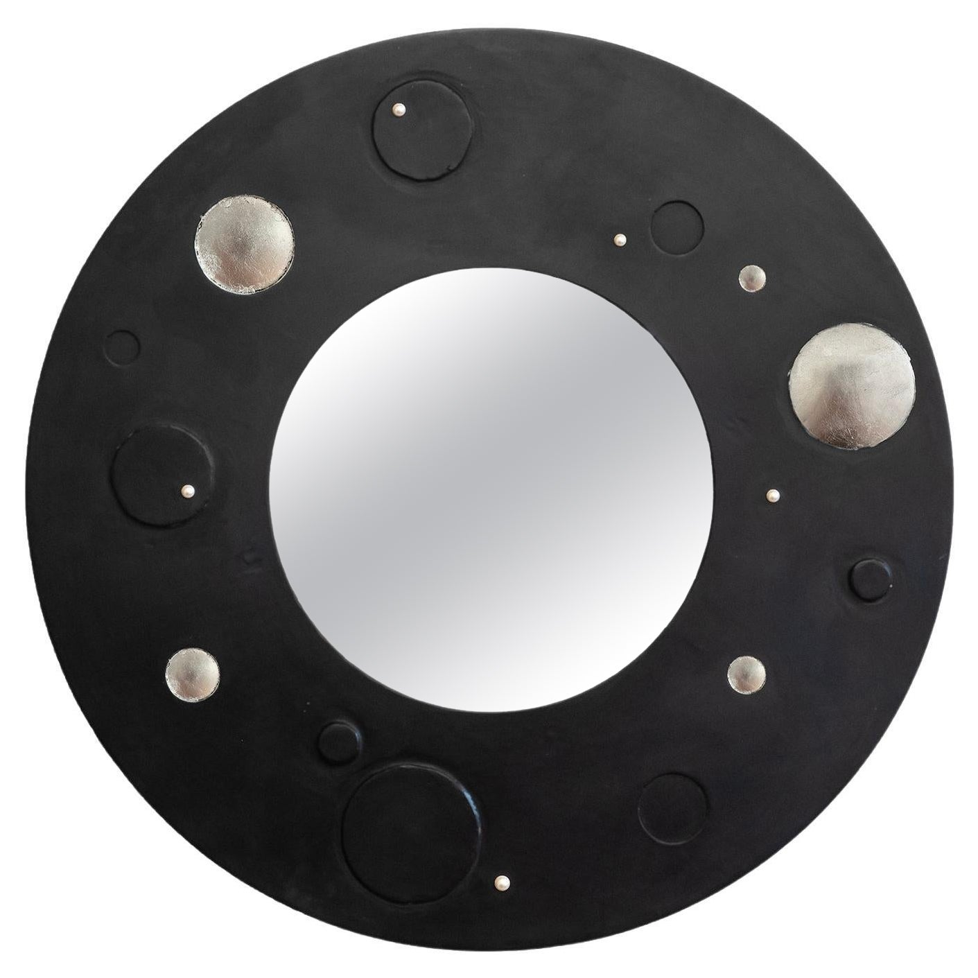 Wall Round Mirror Modern Contemporary Blackened Steel Palladium Leaf Ocean Pearl en vente