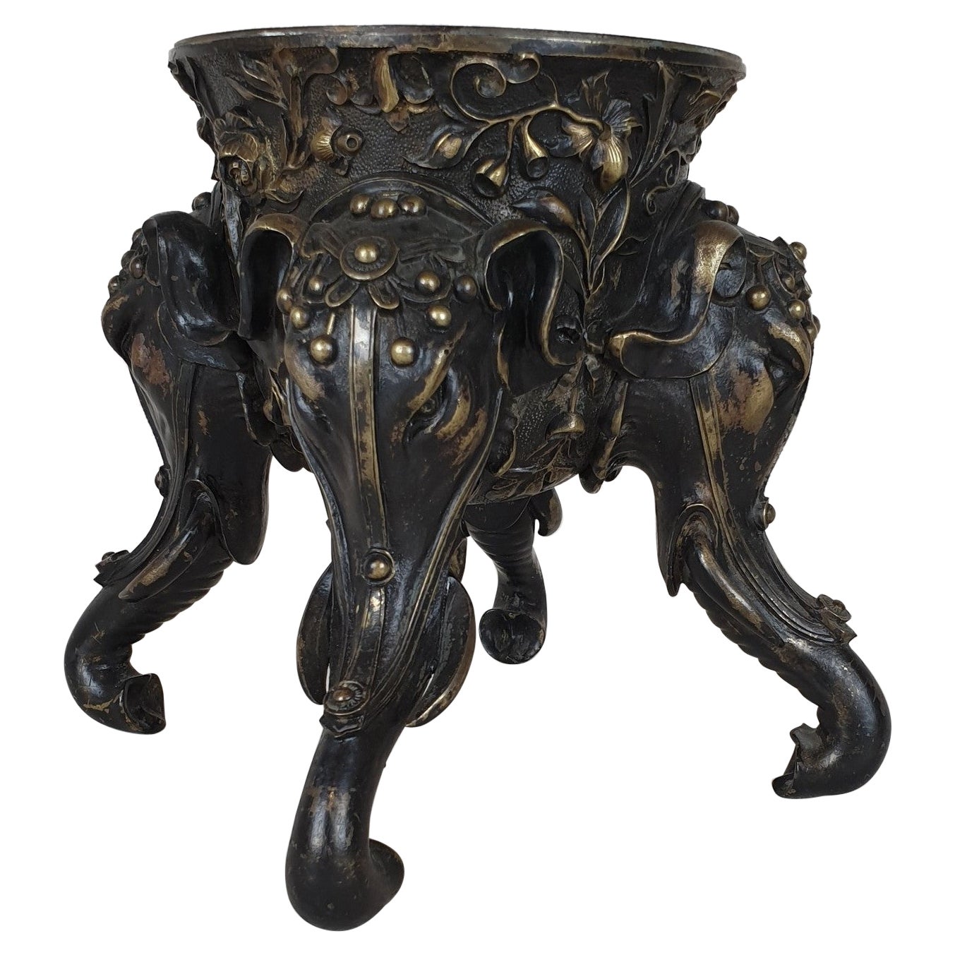 Bronze-Tischfuß mit Elefantenköpfen, XIX. Jahrhundert im Angebot