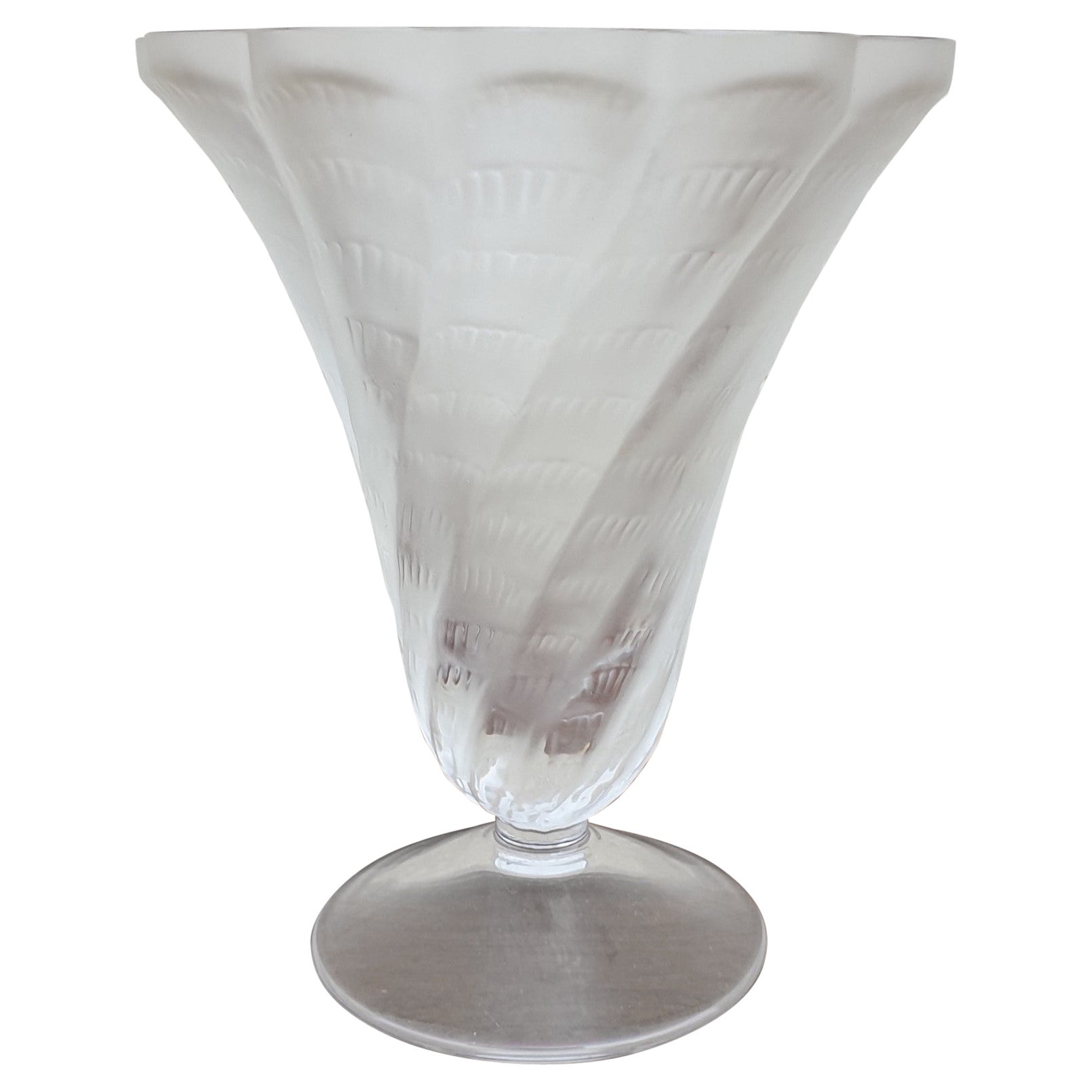 Lalique France, Ice Cream Bowl, 20th Century For Sale