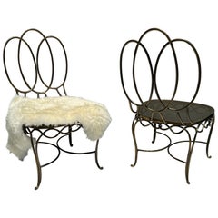 Paire de chaises basses de salon françaises en bronze