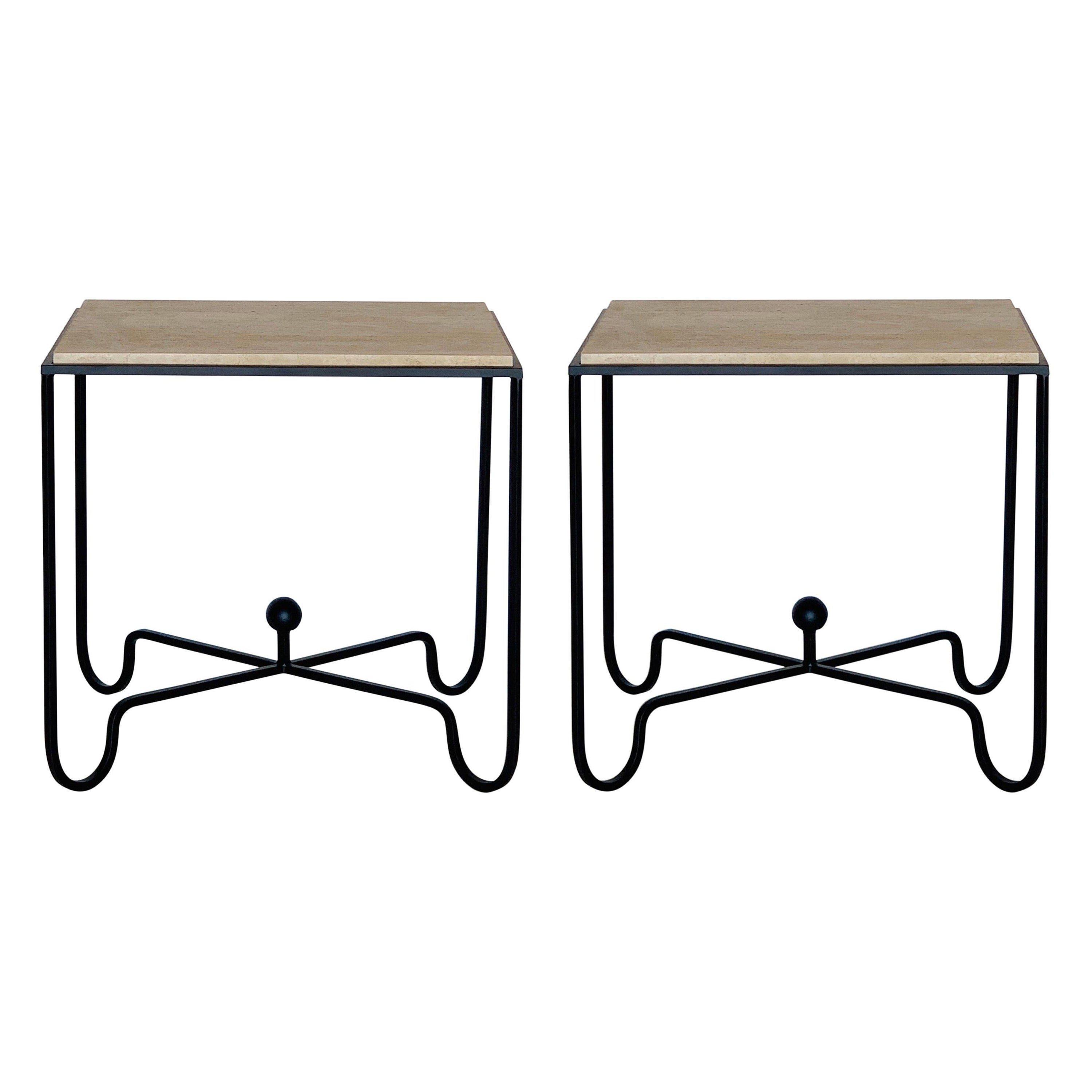 Paire de grandes tables d'appoint / tables de nuit en travertin 'Entretoise' par Design Frères