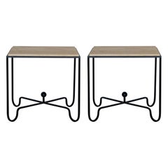Paire de grandes tables d'appoint / tables de nuit en travertin 'Entretoise' par Design Frères