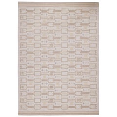 Rug & Kilim's Scandinavian Style Kilim in White & Beige-Brown Geometric Pattern (Kilim de style scandinave à motif géométrique blanc et beige-brun)