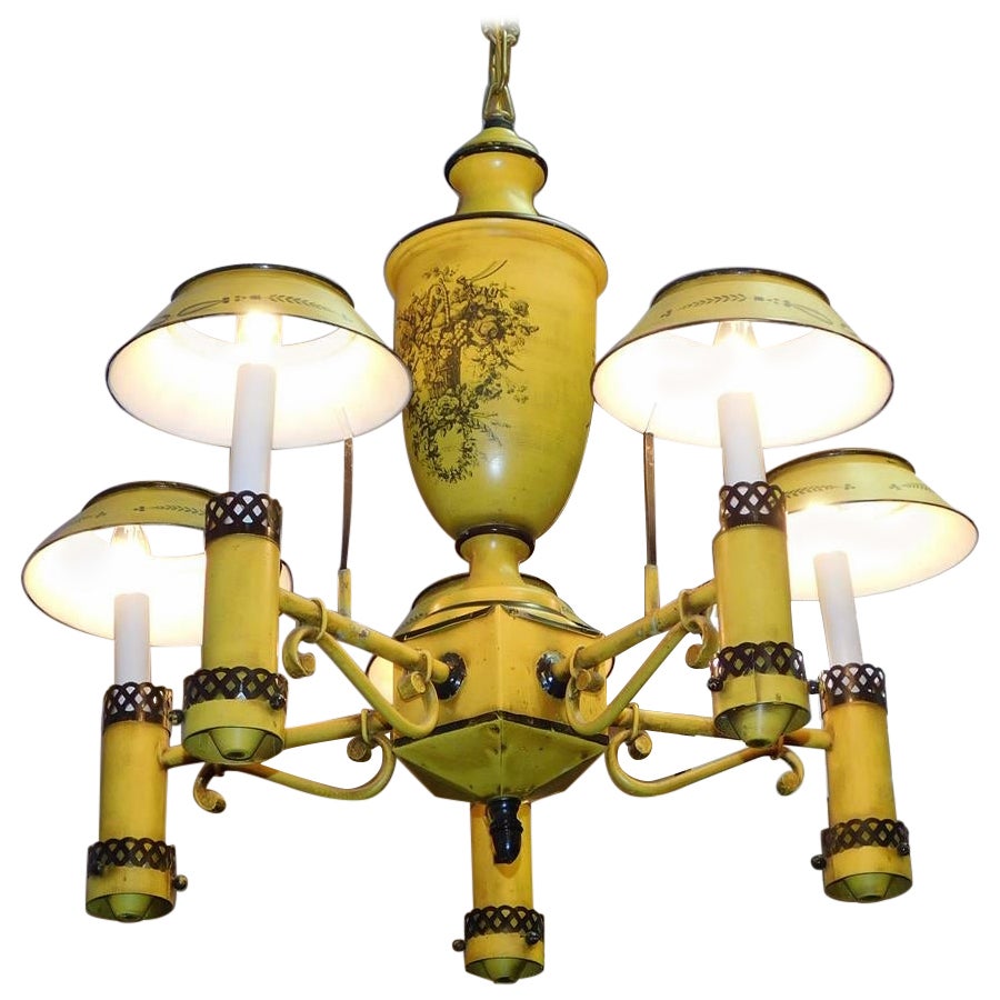 Lampadario a cinque luci con cesto di frutta di Tole inglese con orig. Paralumi, 1850 circa