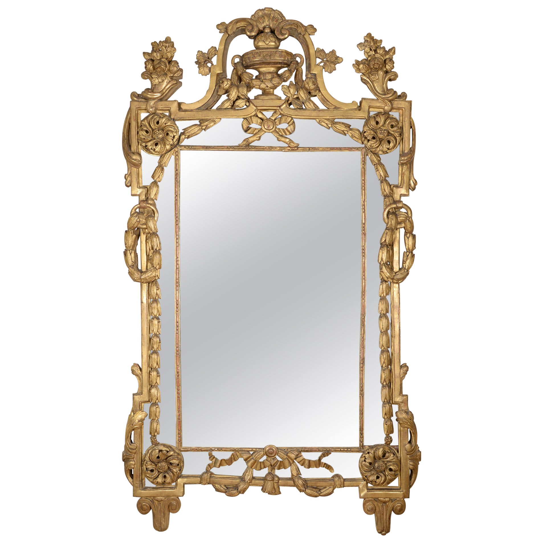 Grand miroir en bois doré de la fin de la période Louis XV en vente
