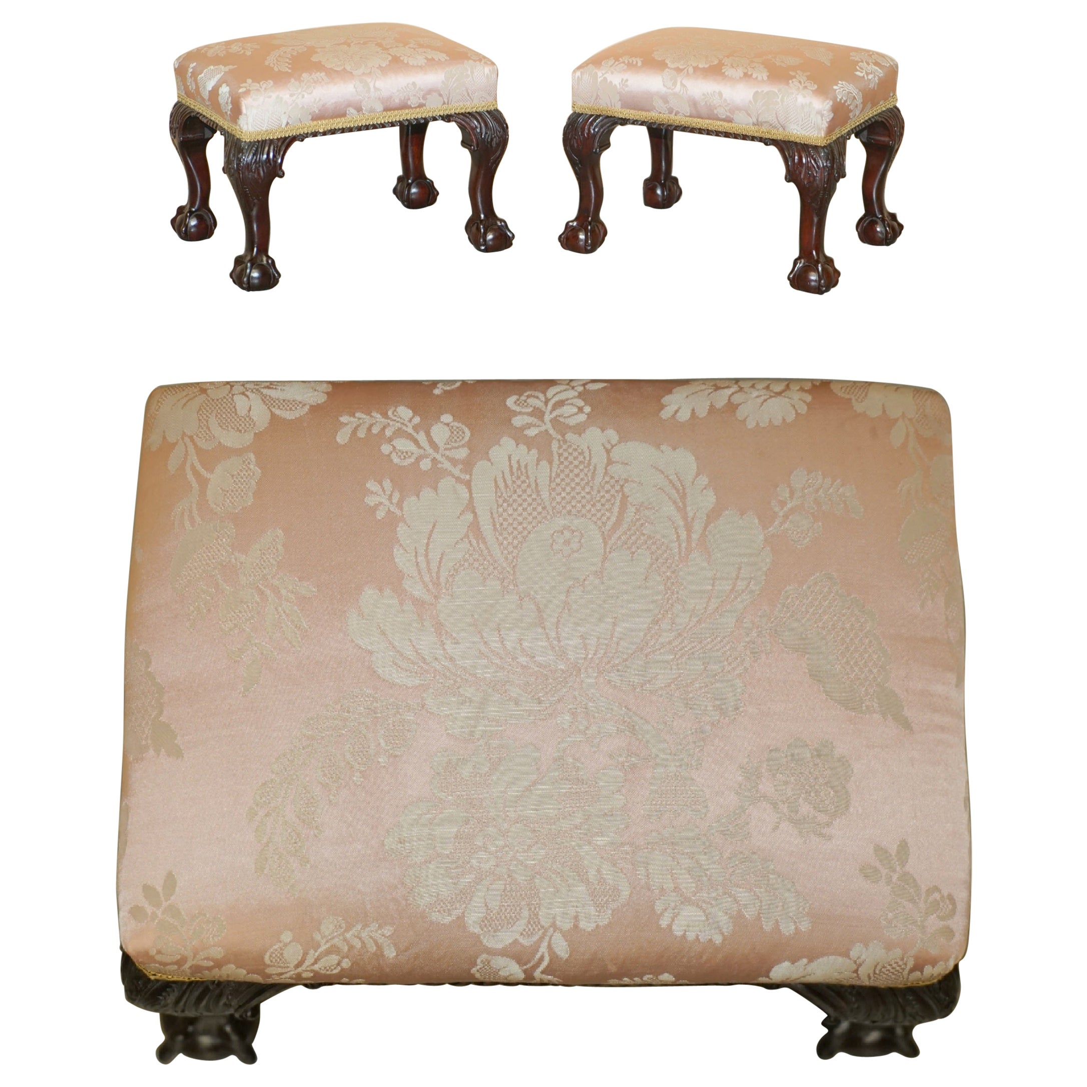 SUBLIME PAiR VON ANTIQUE VICTORIAN CLAW & BALL HARDWOOD FRAMED SMALL FOOTSTOOLS im Angebot