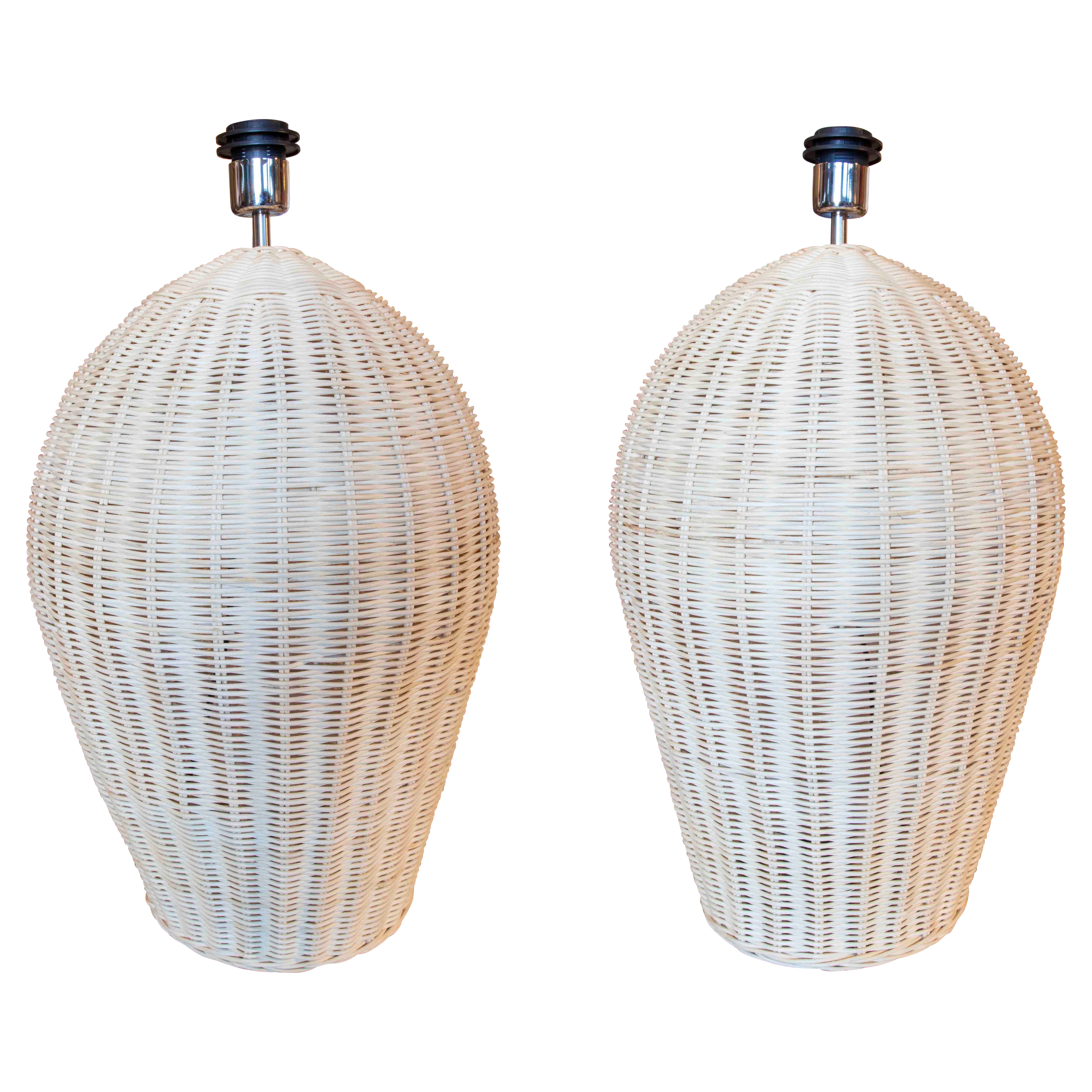  Spanish Pair of Handmade Woven Wicker Lamps For Sale