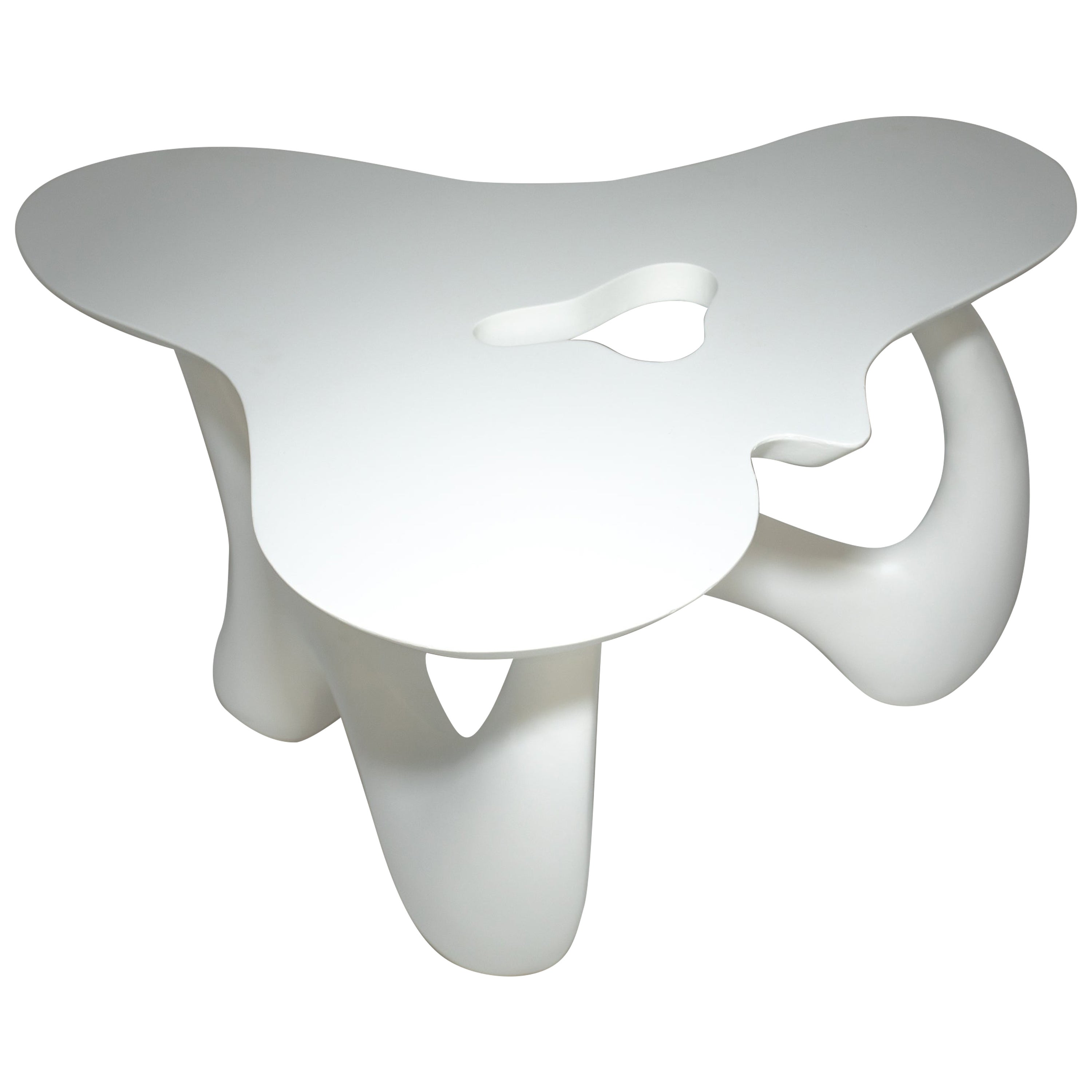 Table biomorphique laquée blanche en vente