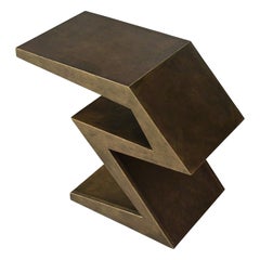 Table basse en bois avec finition en métal couleur bronze faite à la main par Cupioli