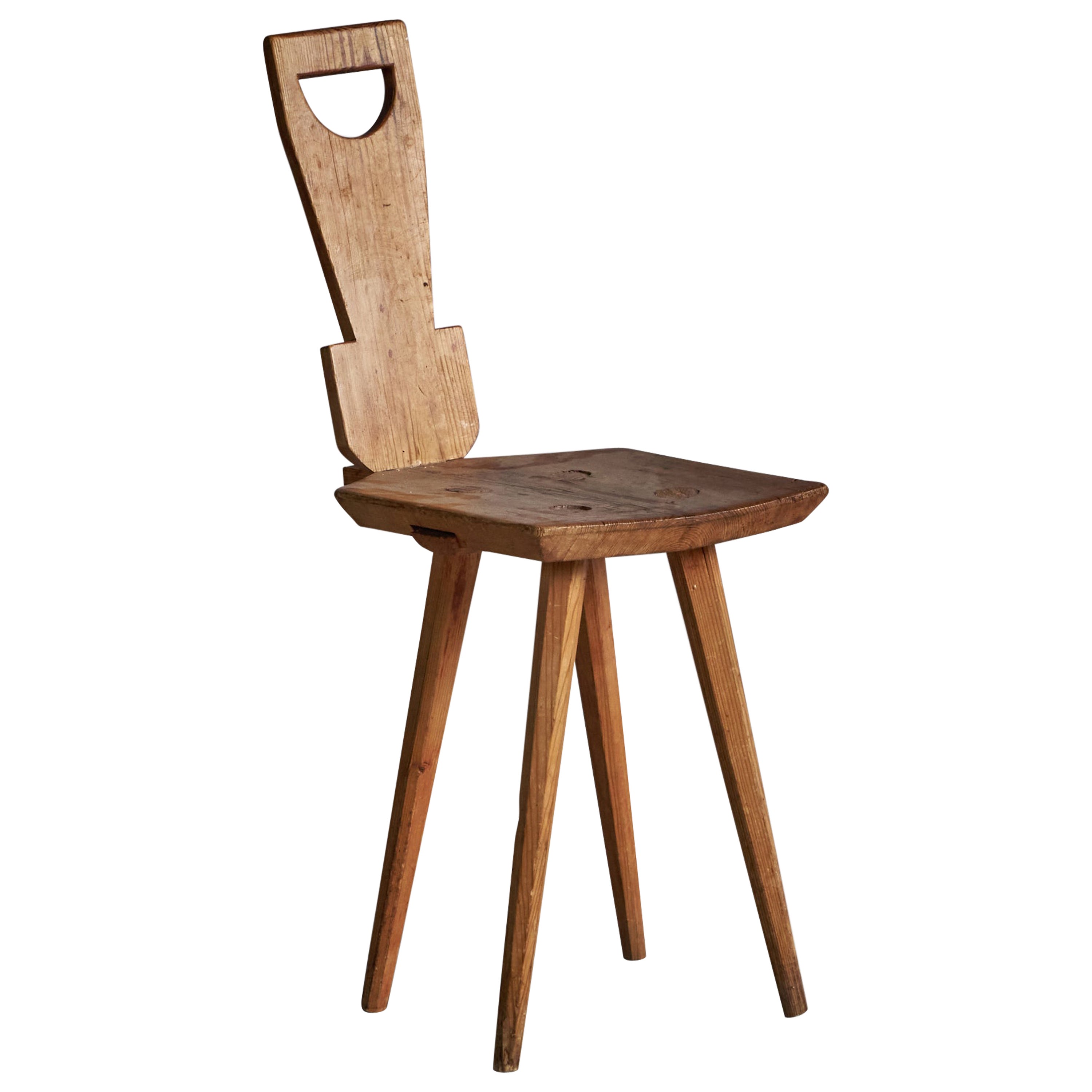 Fabricant suédois, petite chaise, pin, 19e siècle