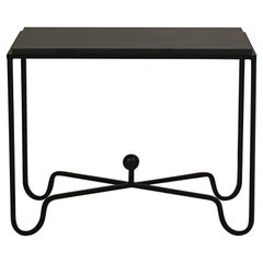 Table d'appoint 'Entretoise' en pierre calcaire noire par Design Frères