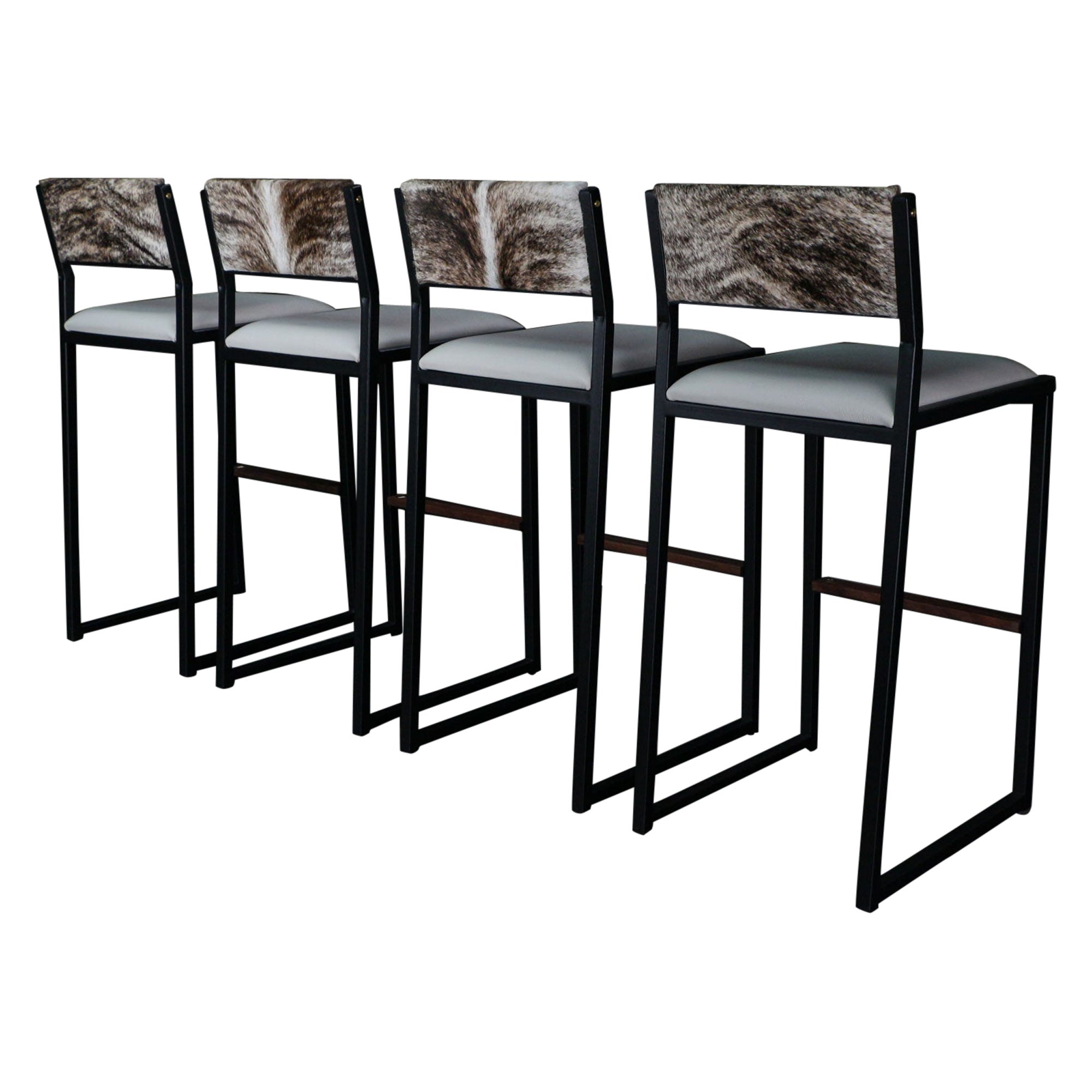 4x Shaker Bar Stools by AMBROZIA, Walnut, Greige Leather, Grey Brindle Cowhide For Sale