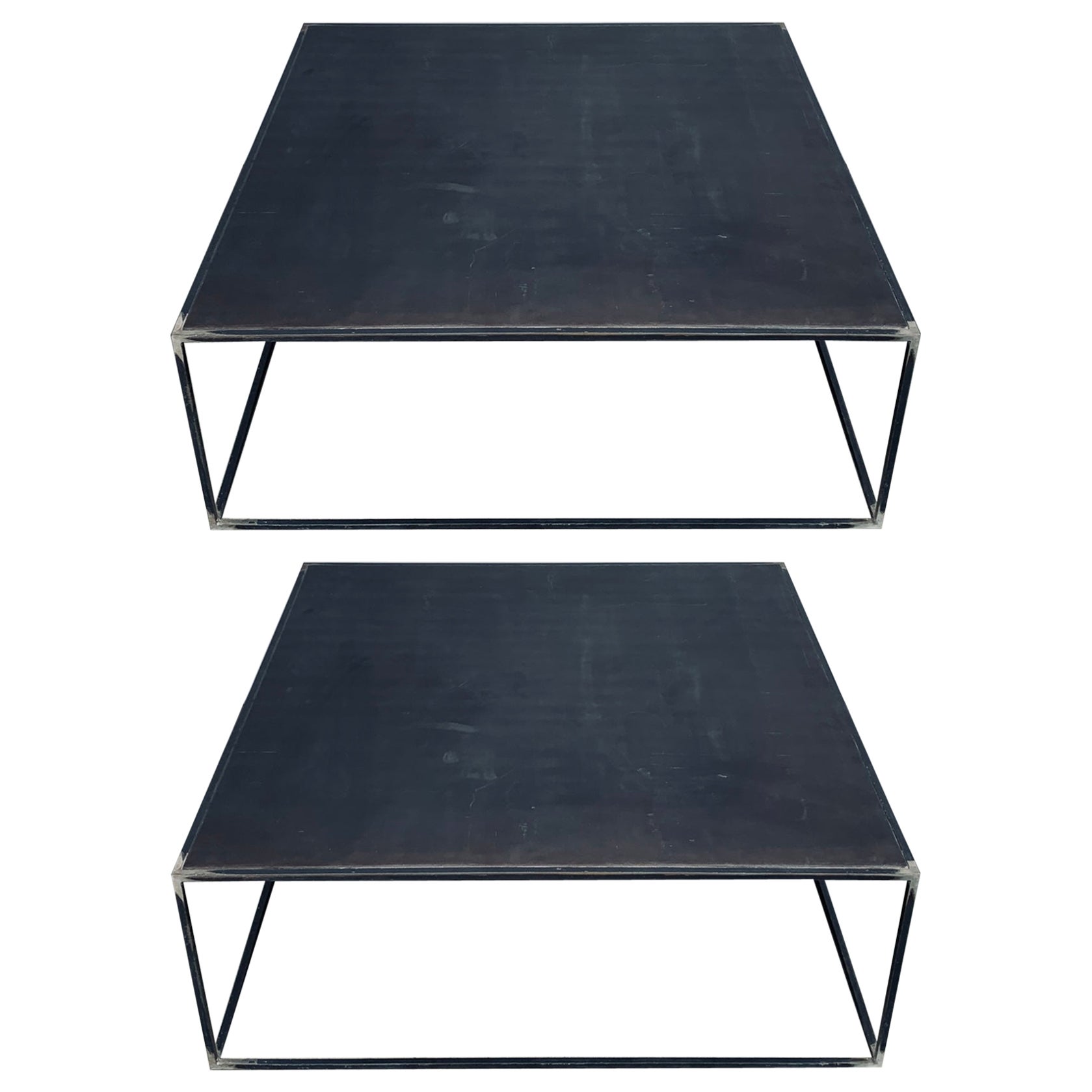 Paire de tables basses en acier patiné 'Filiforme' par Design Frères