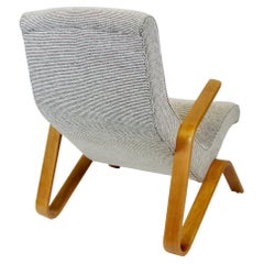 nicely Restored Early Production Eero Saarinen Grasshopper Chair for Knoll