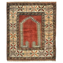 Türkischer quadratischer Anatolischer Vintage-Teppich