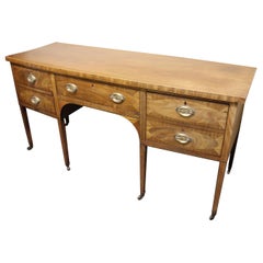 19. Jahrhundert Sideboard aus Mahagoni mit Bogenfront