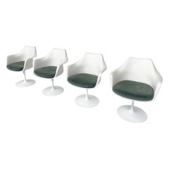 Mid-Century Set of 4 Tulip Chair by Eero Saarinen for Knoll International 