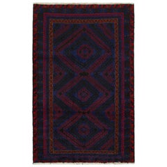 Tapis tribal vintage Baluch à motifs géométriques rouges et bleus, de Rug & Kilim