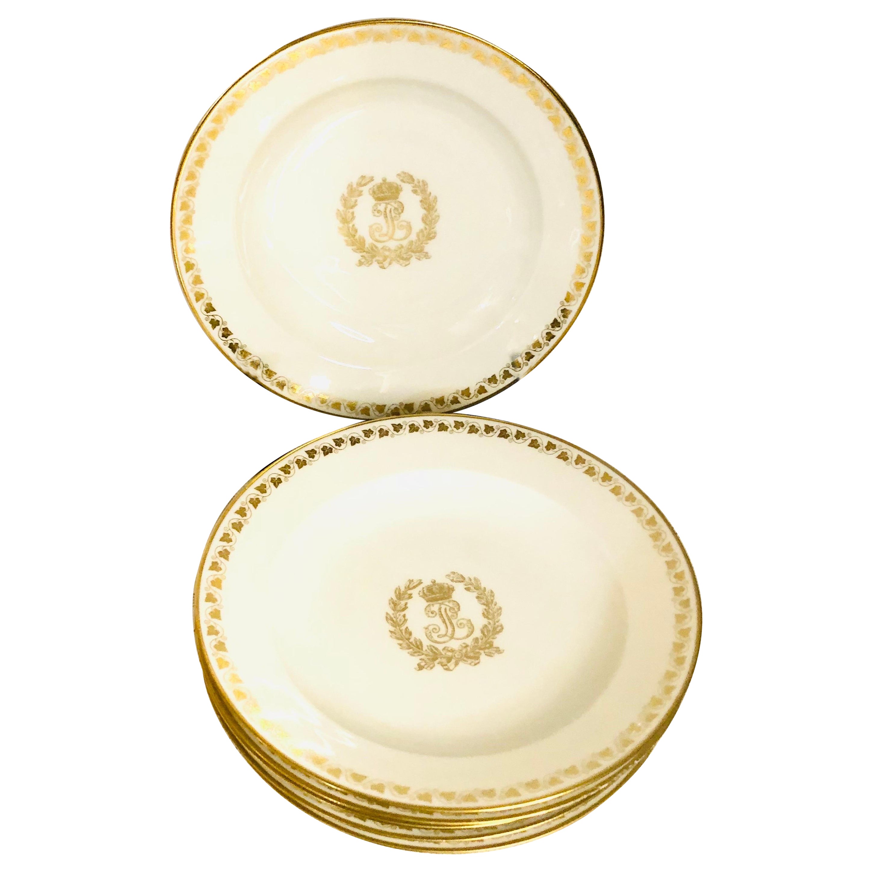 Set von sechs Sevres-Suppen mit breitem Rand und goldenem Monogramm von König Louis Phillippe im Angebot