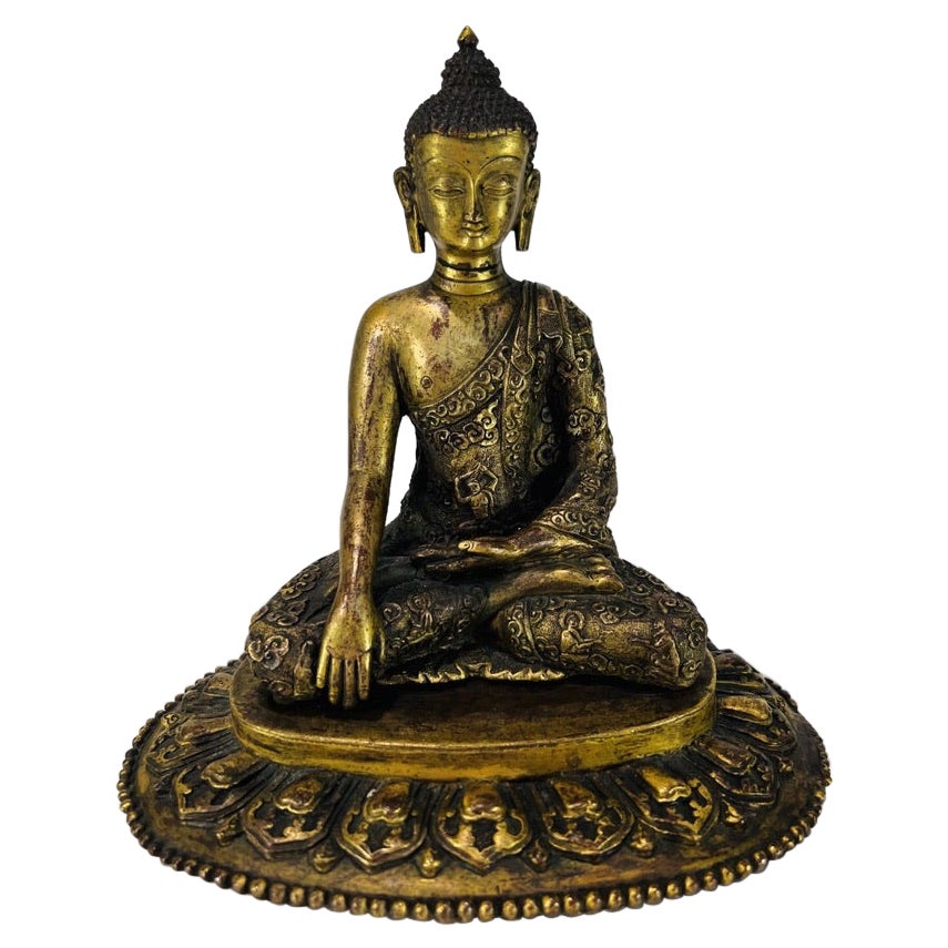 Antique Bhutanese bronze depicting Buddha with excellent chiseling. For Sale