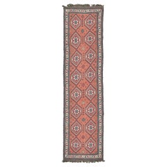 Tapis de couloir Kilim persan vintage du Nord-Ouest 26405
