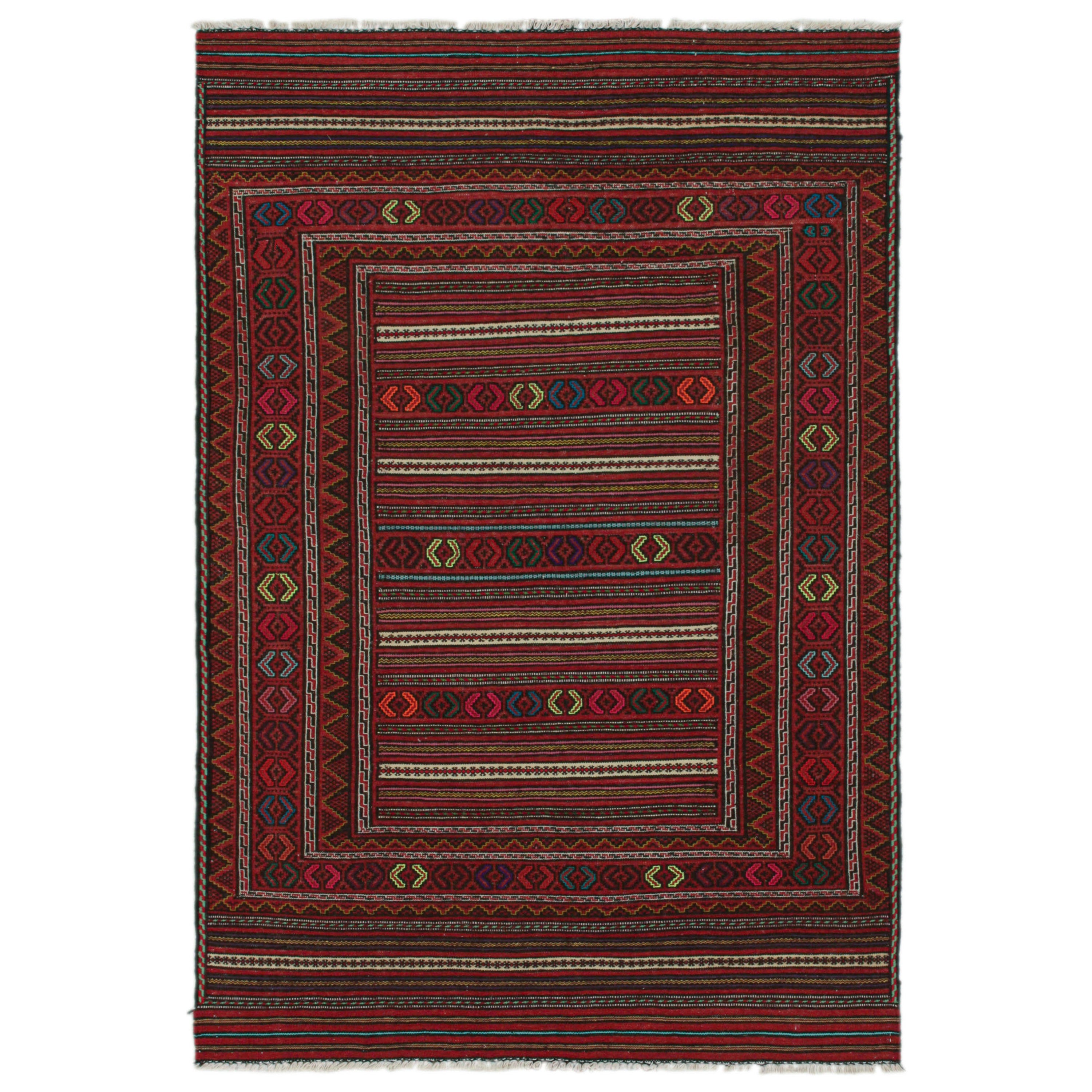 Tapis Kilim Baluch vintage rouge à rayures et motifs tribaux, de Rug & Kilim