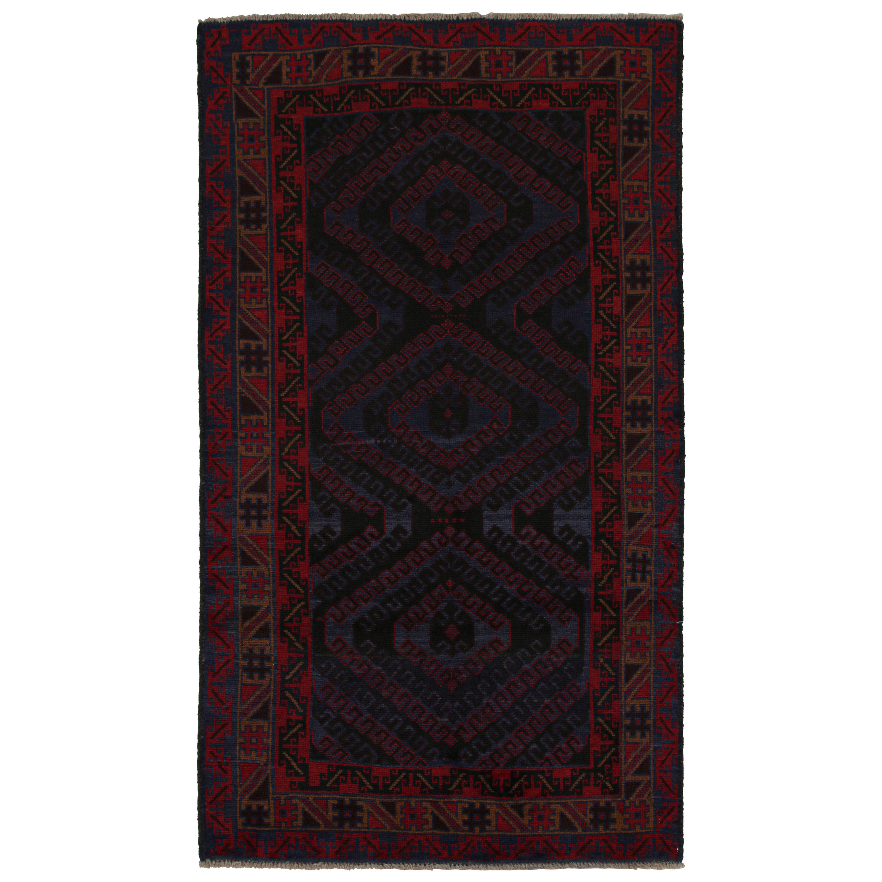 Vintage Baluch Stammes-Teppich in Blau mit roten geometrischen Mustern, von Rug & Kilim 