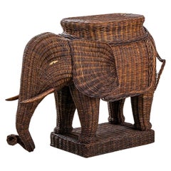 20th Century Vivai del Sud Elephant-Shaped Table in Rattan, 70s