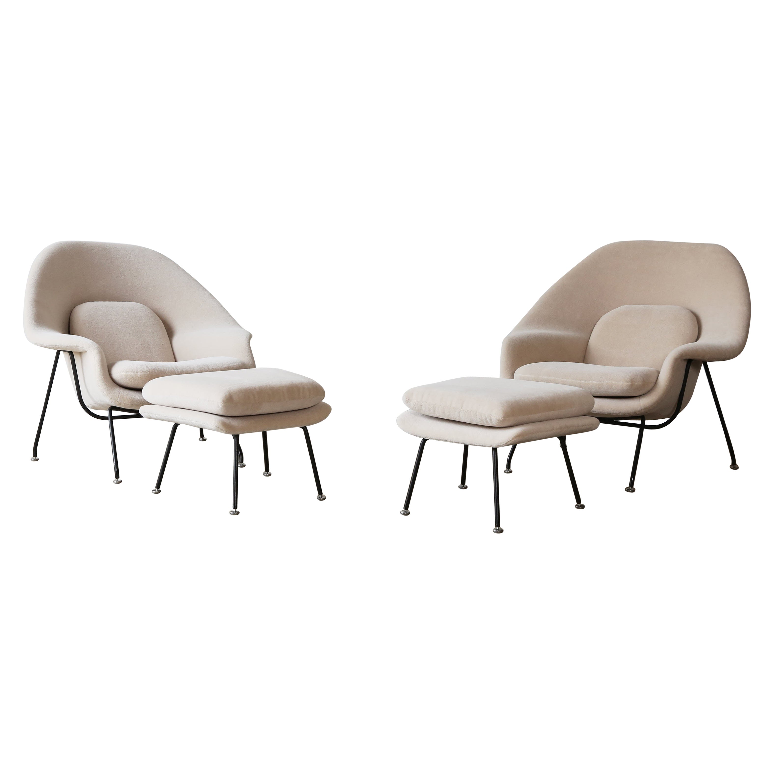 Rare Early Pair of Eero Saarinen Womb Chairs and Ottomans, Knoll, USA, 1950s