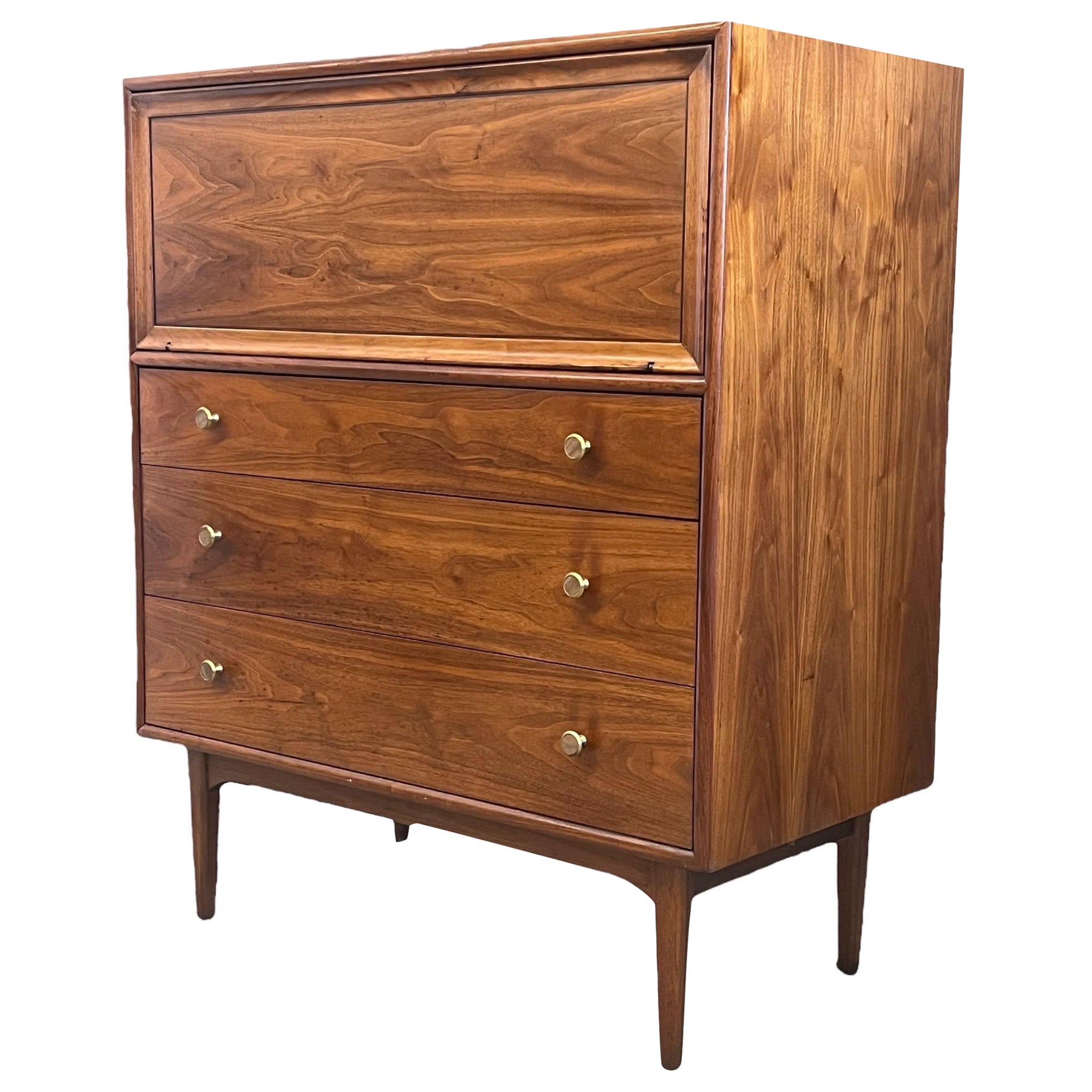 Vintage Mid Century Modern 5 Drawer Dresser Dovetail Drawers by Drexel . For Sale