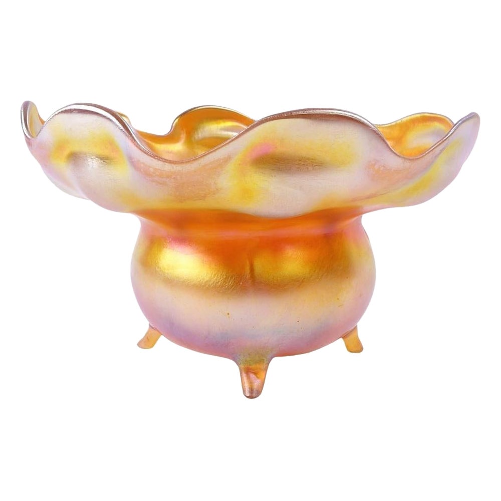 L.C. Tiffany Gold Favrile Art Glass Floral Design Bowl with Pulled Feet 1909 For Sale