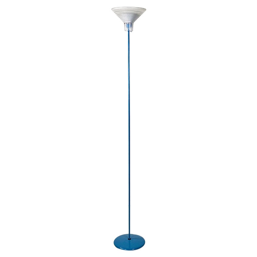 Lampadaire moderne italien en métal et verre bleu clair, années 1980 en vente