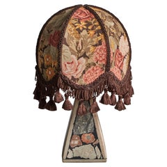 Lampada da tavolo di design svedese, pietra fossile, tessuto, Svezia, anni '70