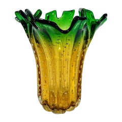 Vase en verre de Murano bicolore attribué à Fratelli Toso circa 1950