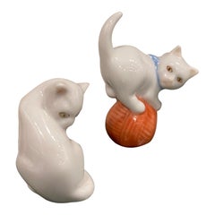 Vintage Pair of Herend Small White Cats, 20th Century