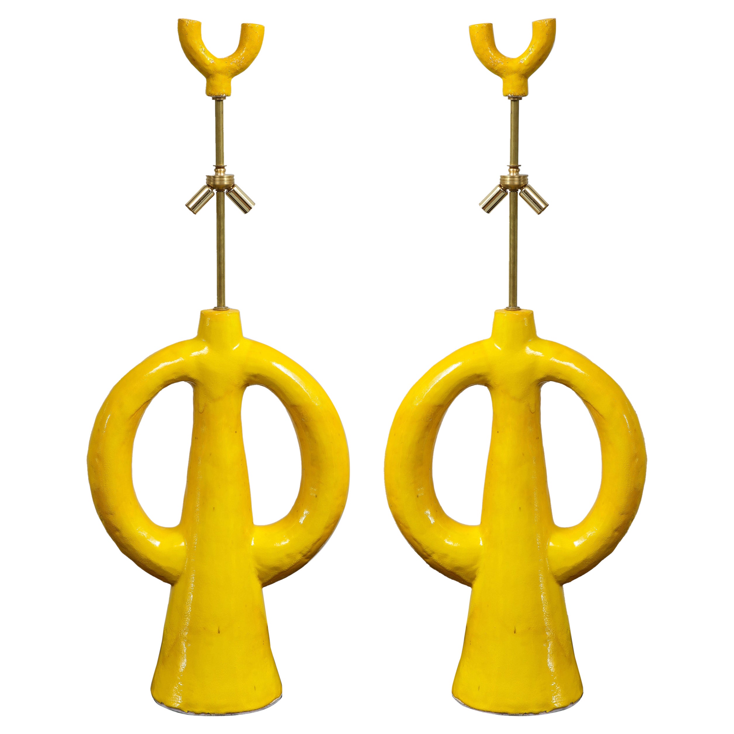 Jacques Darbaud Ein Paar gelbe Keramik-Tischlampen