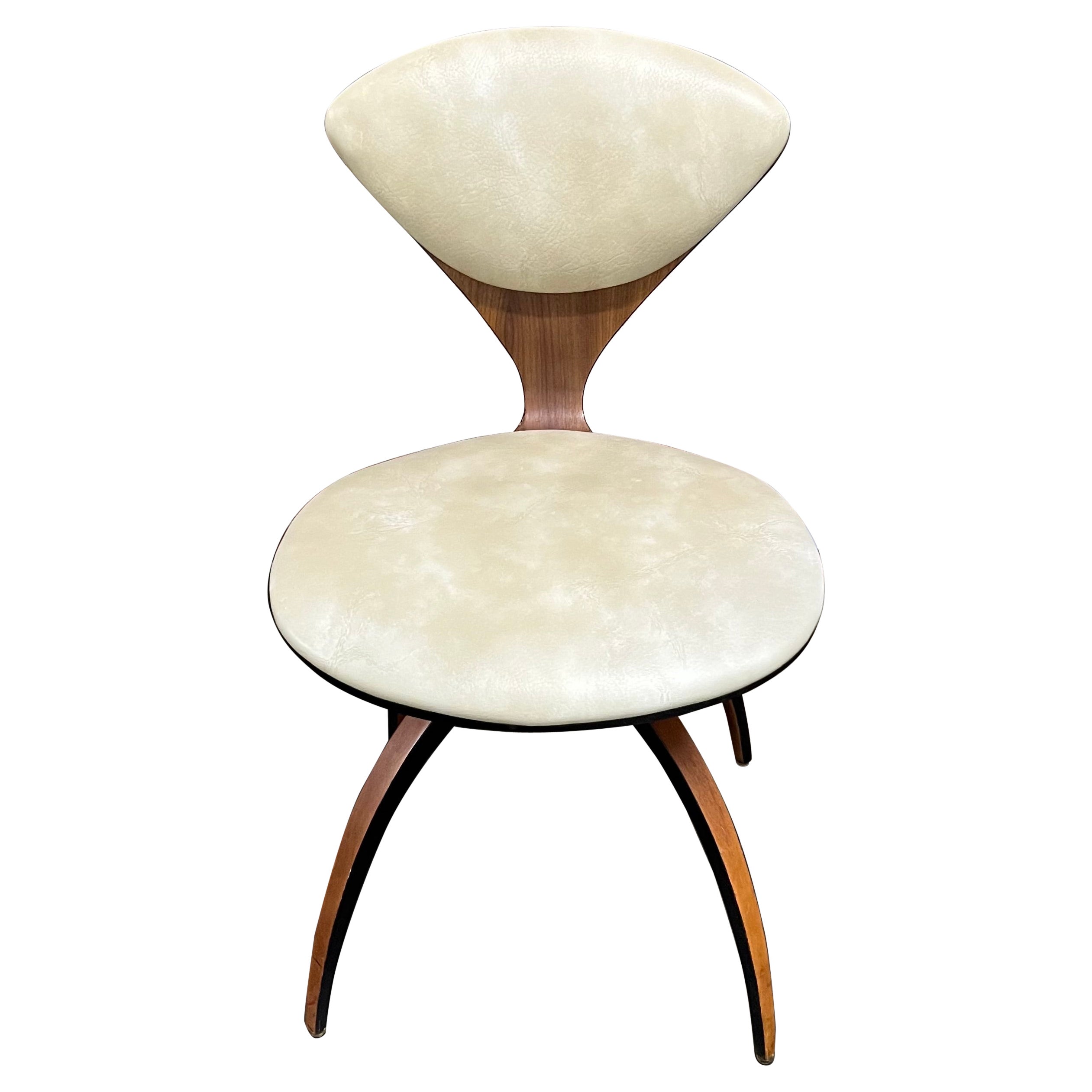 Norman Cherner for Plycraft Bentwood Swivel Chair with Cream Upholstery For Sale