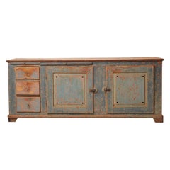 Antikes, niedriges und breites, echtes schwedisches Landhaus-Sideboard