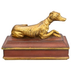 Italienische Borghese Hundedose mit Deckel aus vergoldetem Gips, um 1930