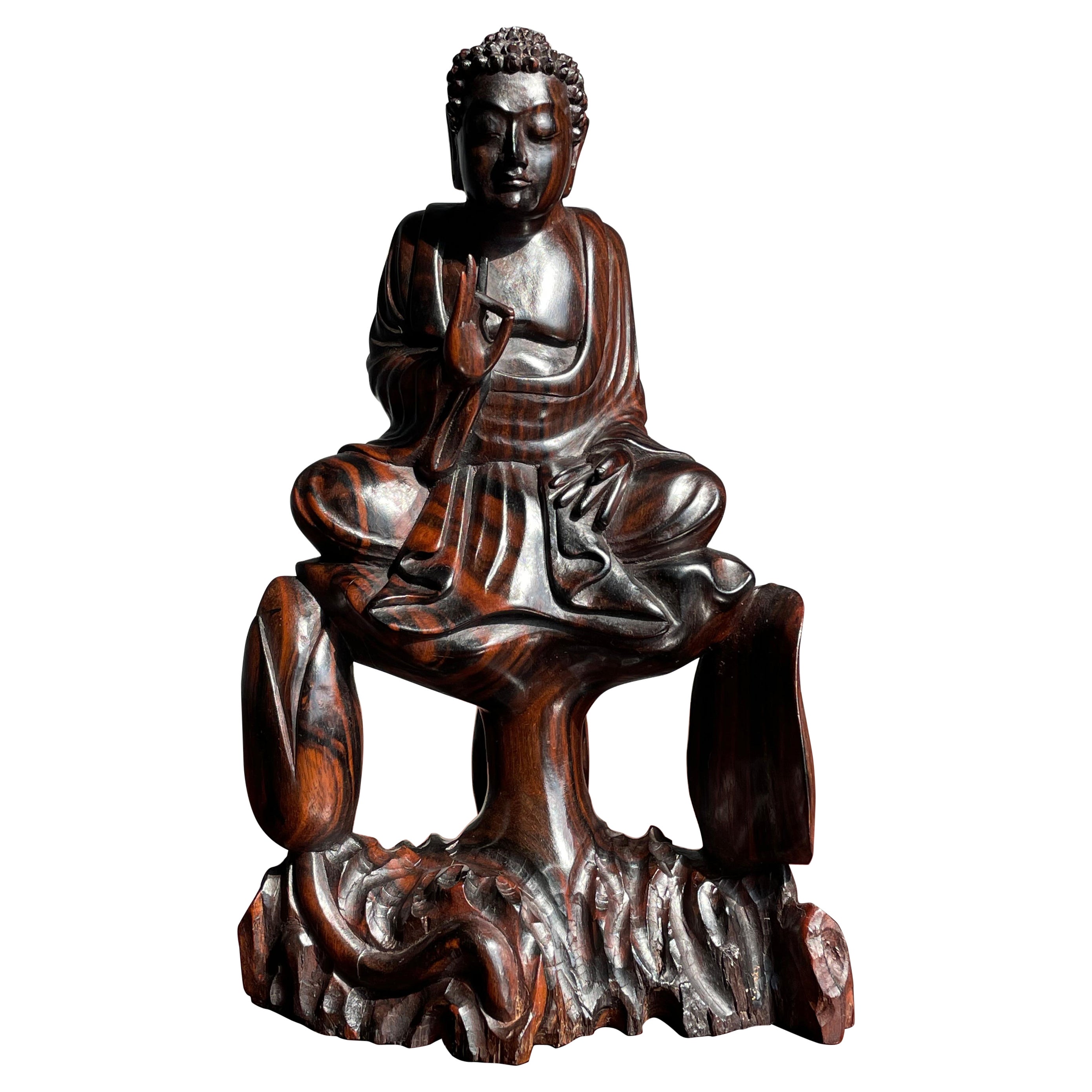 Superbe sculpture de Bouddha assis sur lotus Amida sculptée à la main de Coromandel en vente