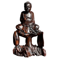 Splendida scultura di Buddha Amida seduto su un loto, scolpita a mano a Coromandel