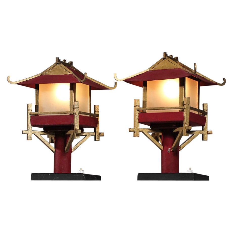 Pair of 50's lamps in the shape of a handcrafted Chinese pagoda For Sale