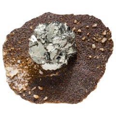 Cluster de cristaux pyrite sur matrice de la mine de Yaogangxian, montagnes de Nanling, Hunan