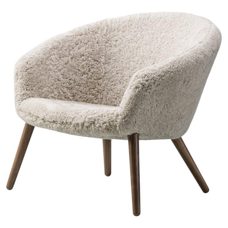 Ditzel Lounge Chair in Moonlight Sheepskin / Lacquered Walnut for Fredericia For Sale