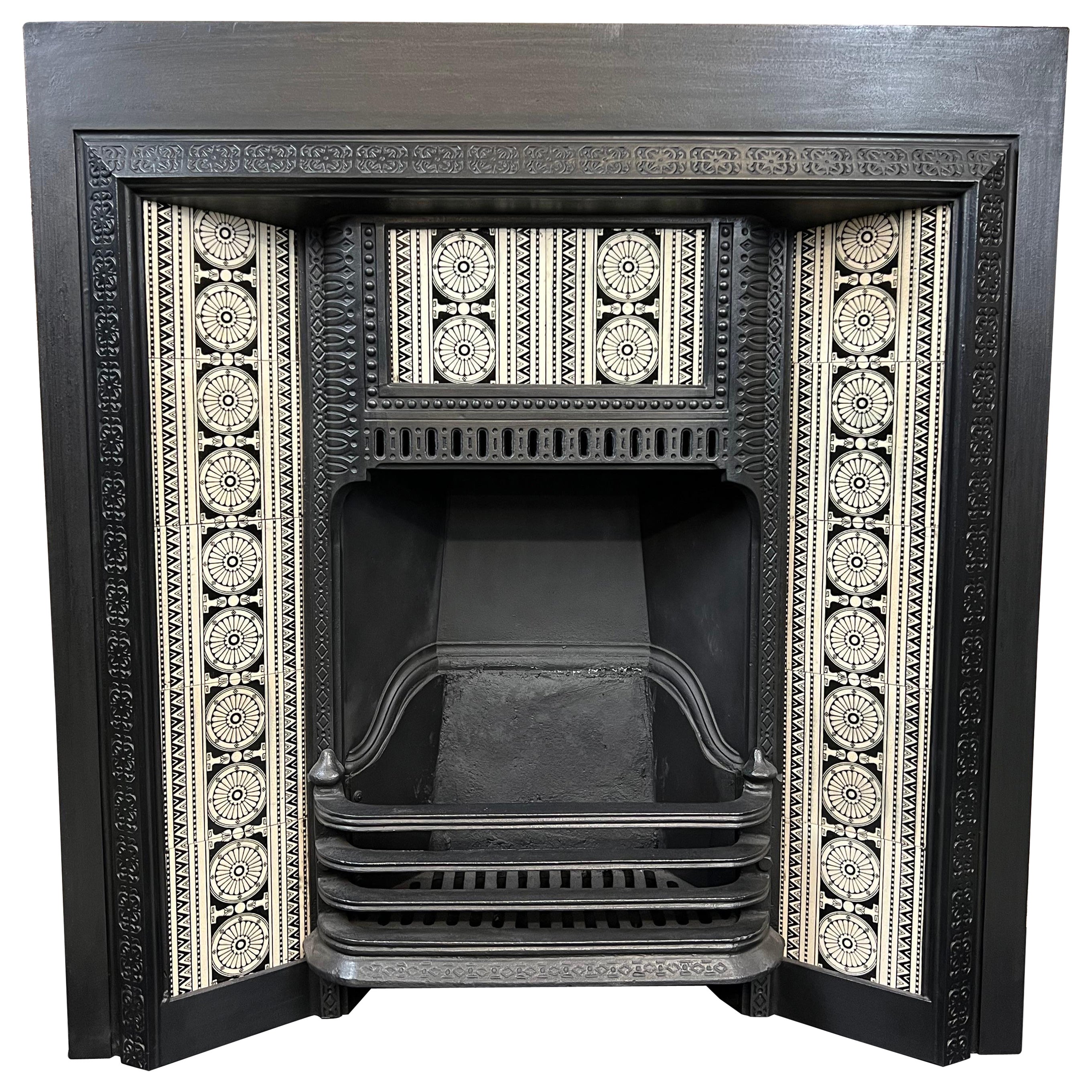 19th Century Cast-iron Fireplace Insert With Minton Tiles  For Sale
