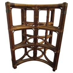 Base de table vintage en bambou et rotin en forme d'étoile pour quatre chaises